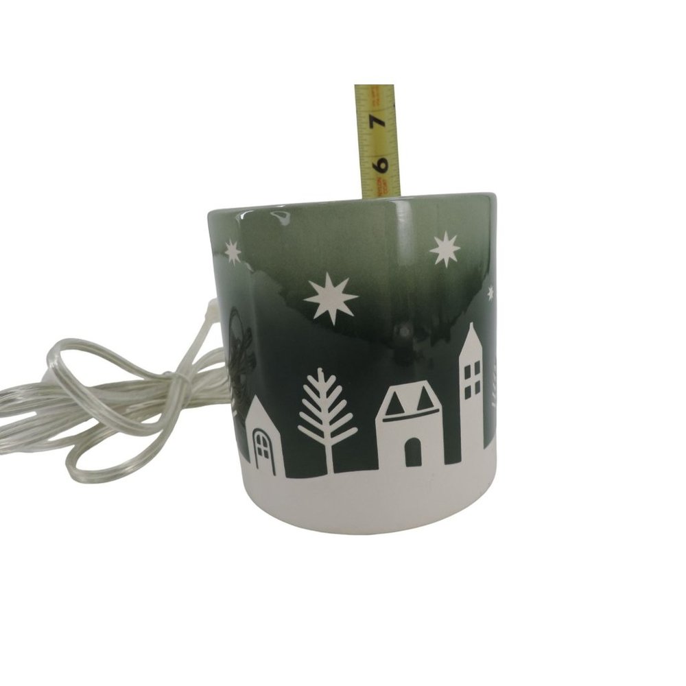 Yankee Candle Wax Warmer Winter Village - Picture 9 of 10